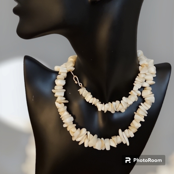 Vintage Mother of Pearl Chip Beaded Necklace - Picture 1 of 6